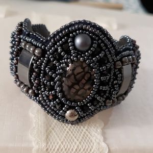 Black agate beaded bracelet